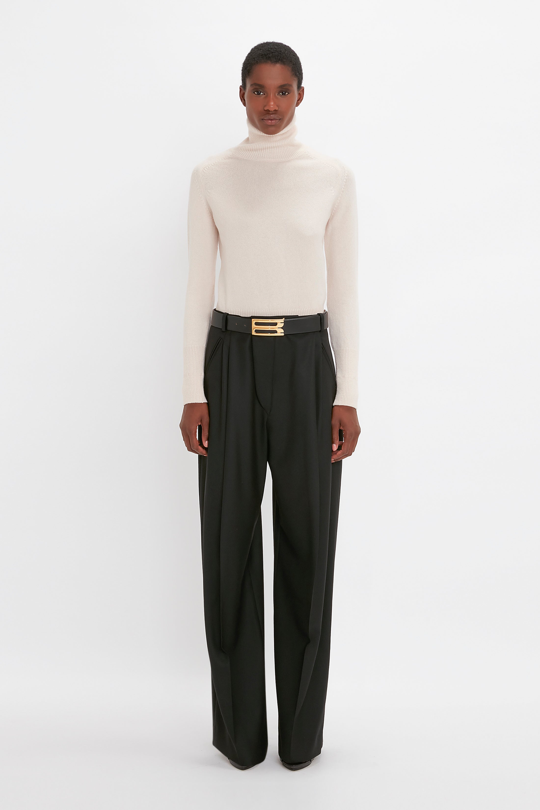 VICTORIA BECKHAM WIDE MANDARIN COLOUR PANTS IN WOOL 関送無 Polo Neck Jumper In Ivory – Victoria Beckham Inc