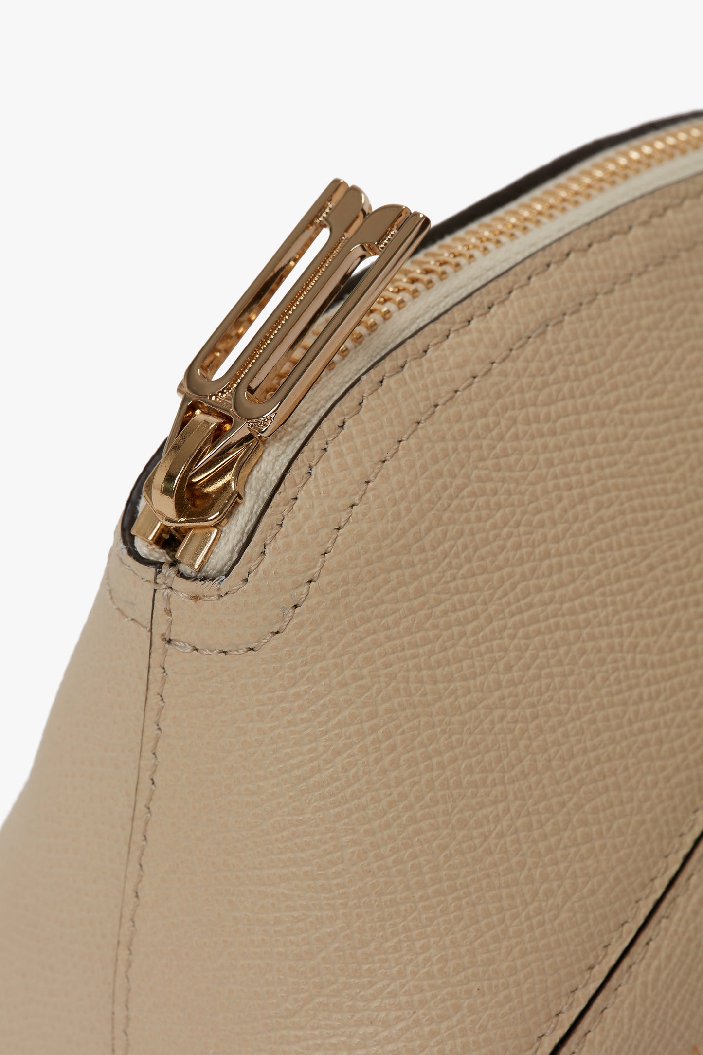 Victoria Mini Travel Pouch In Ivory Leather
