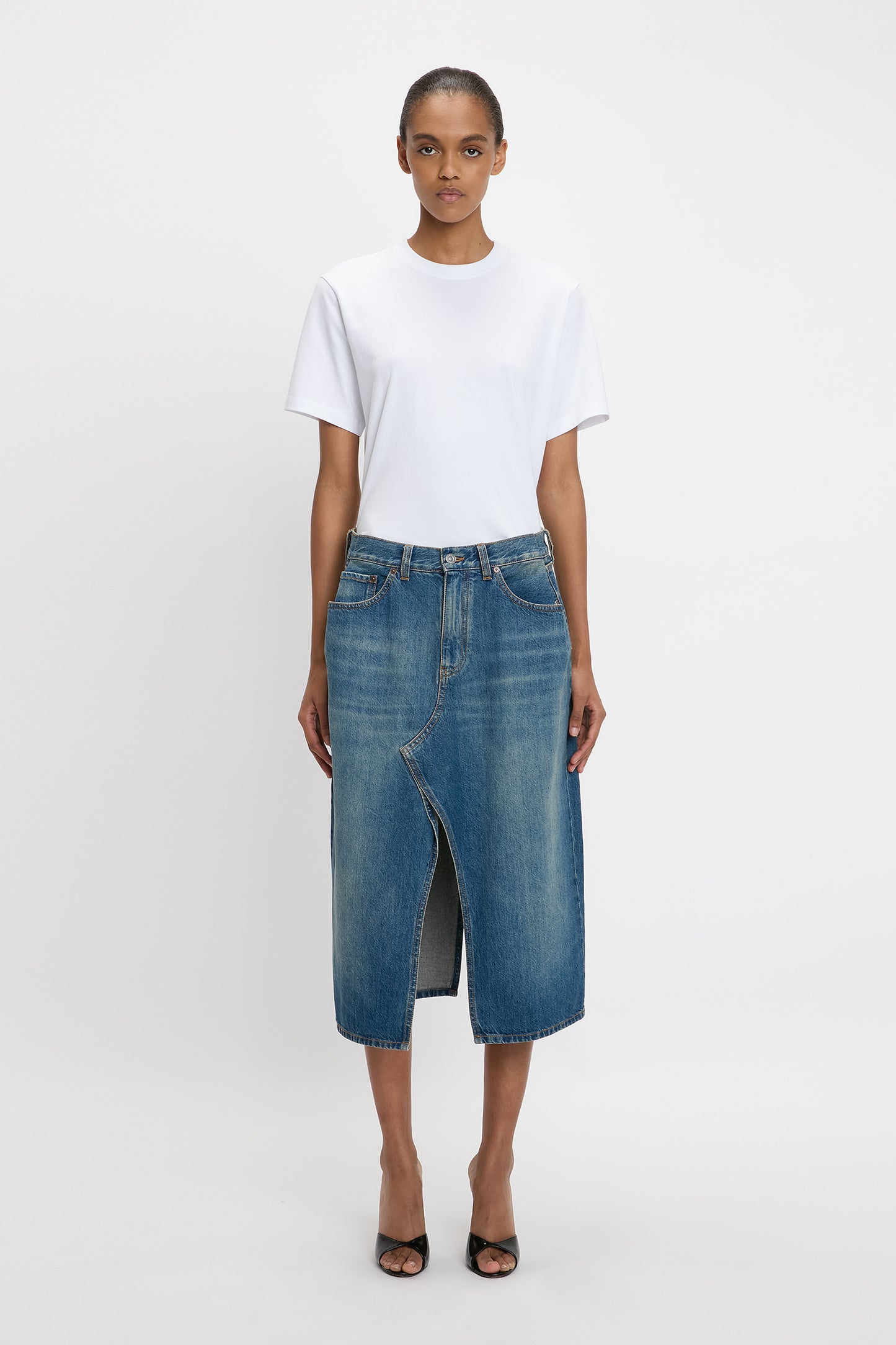 Kick Pocket Denim Skirt In Mid Blue