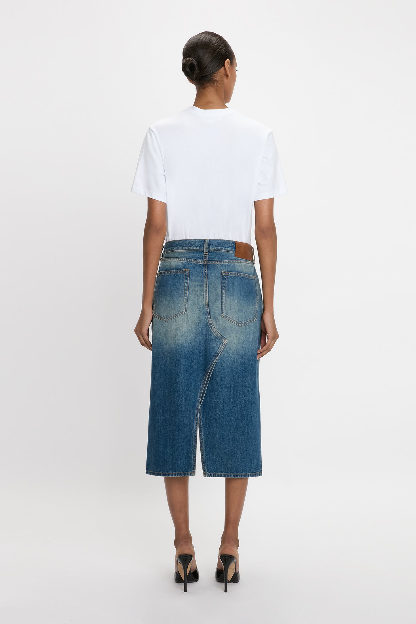 Kick Pocket Denim Skirt In Mid Blue