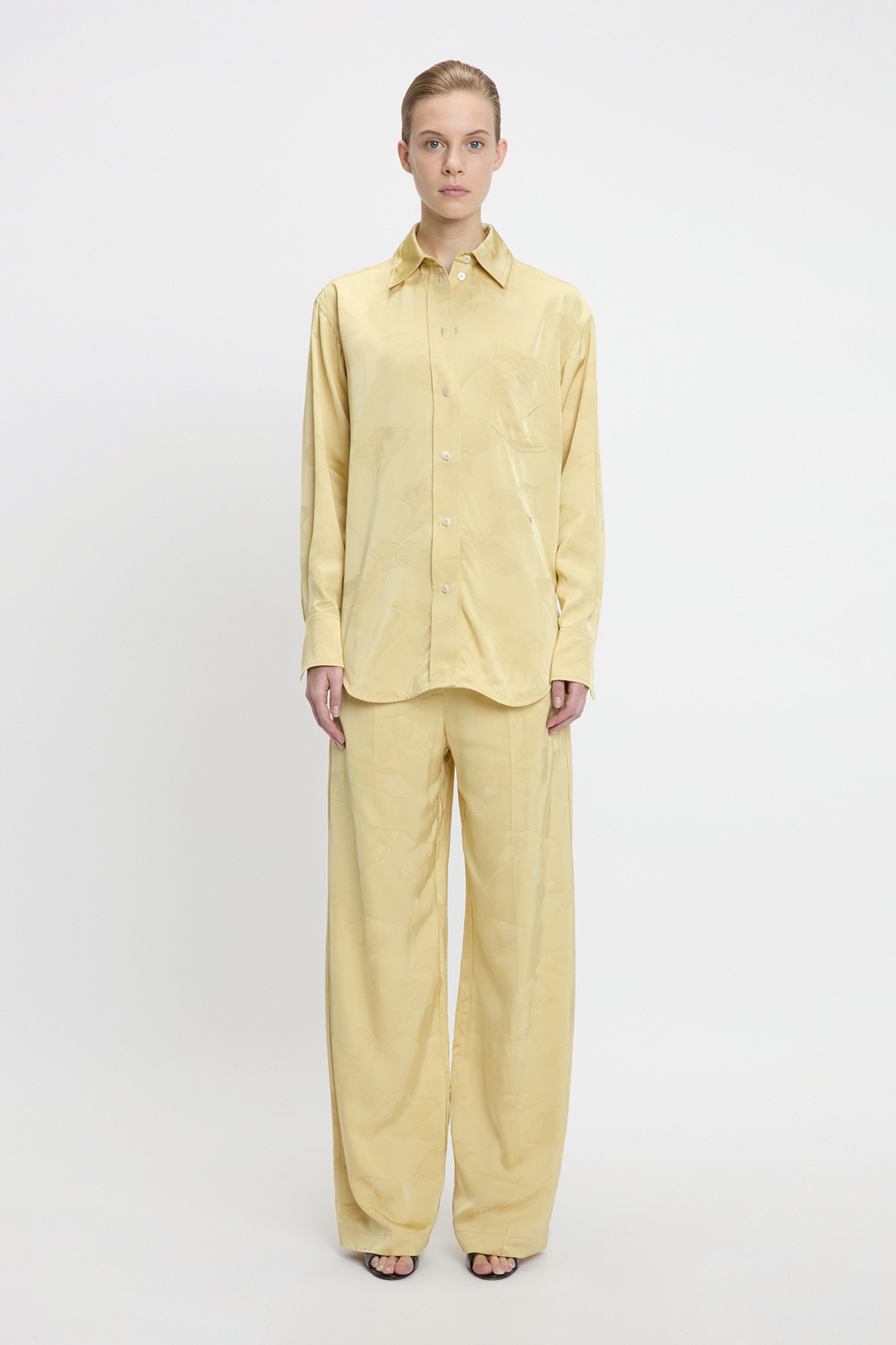 【関税込み】VICTORIA BECKHAM PYJAMA SHIRT Pyjama Shirt In Gold – Victoria Beckham Inc