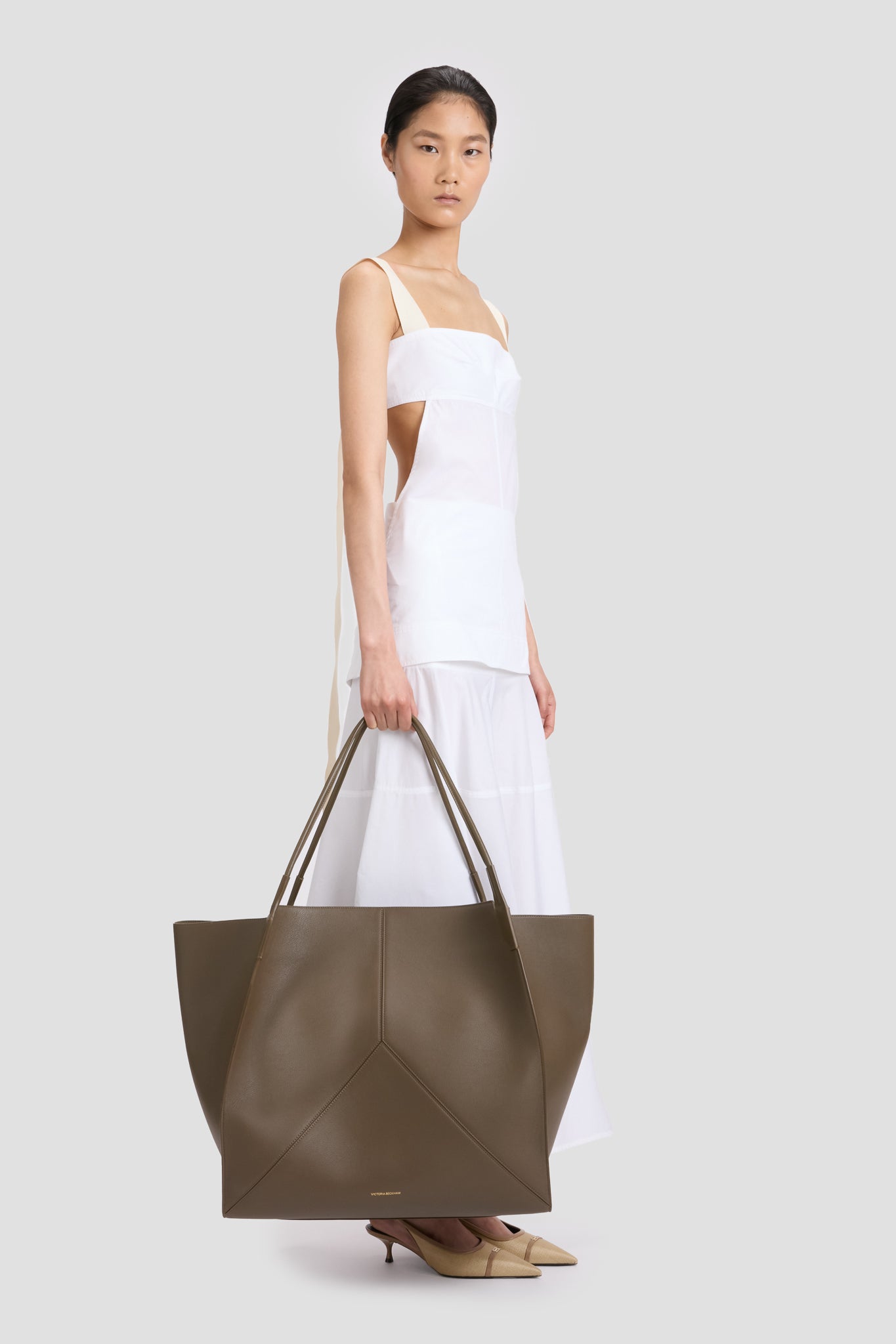 Victoria Travel Tote Bag In Khaki Soft Grained Leather