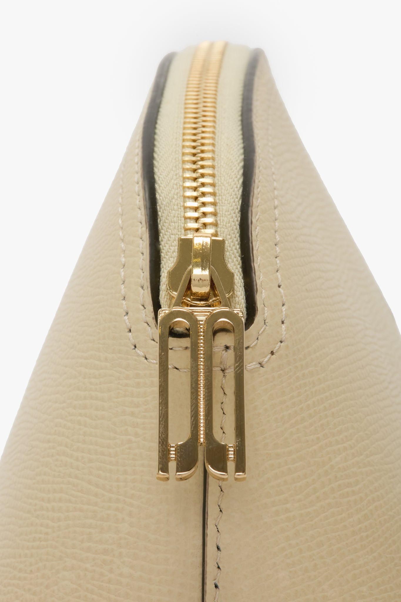 Victoria Large Travel Pouch In Ivory Leather