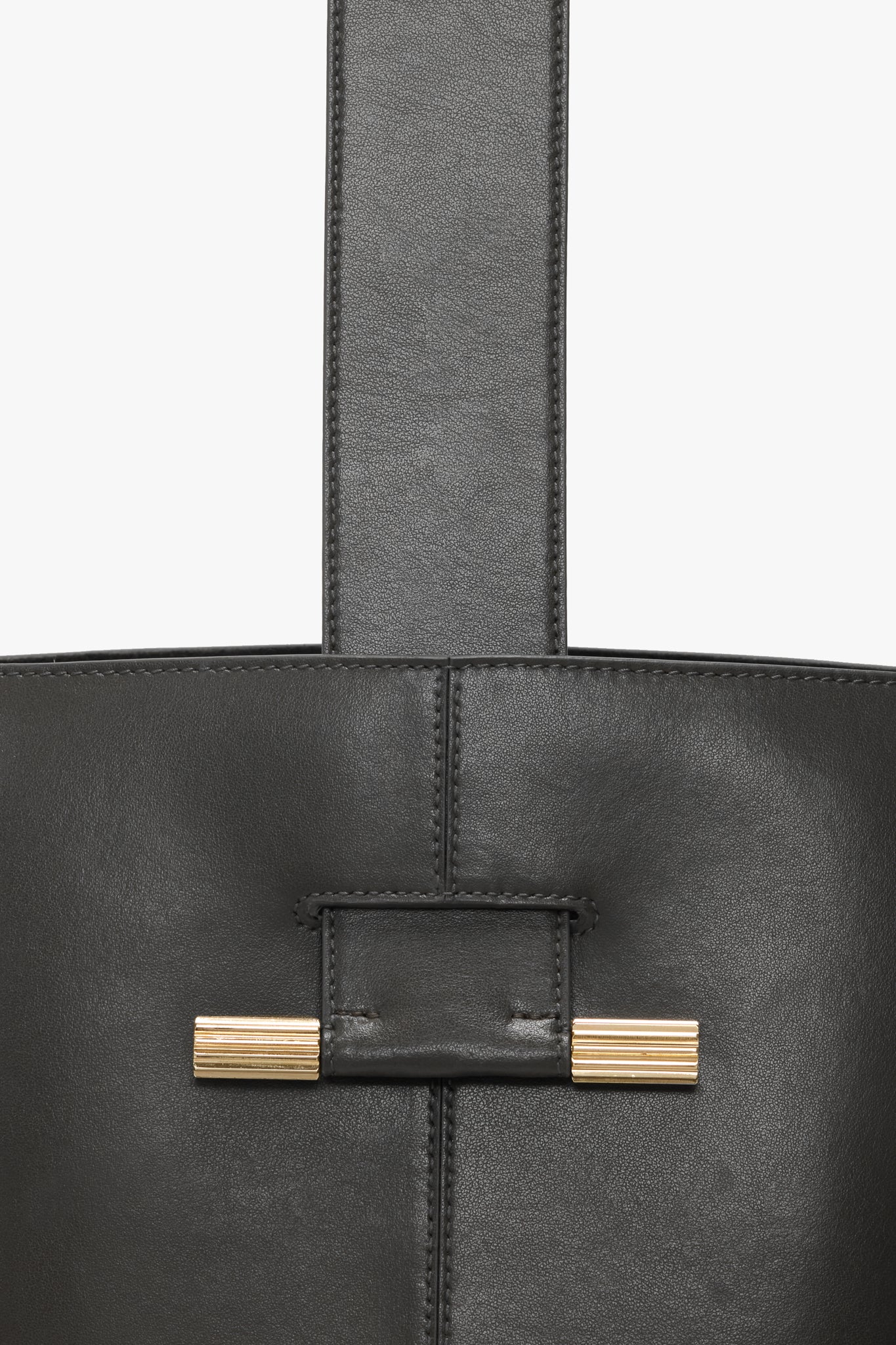 Dia Bucket Bag In Black Leather