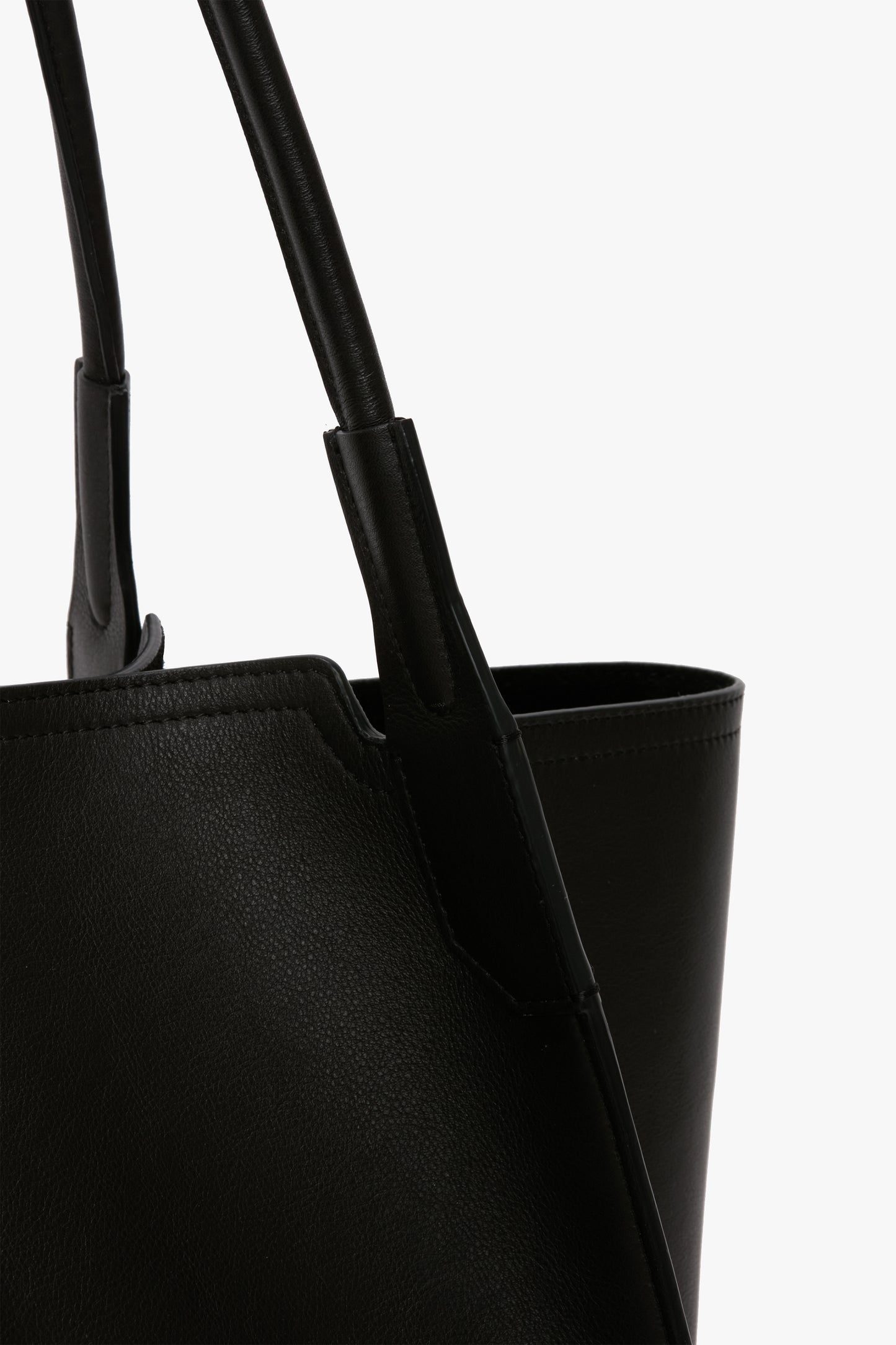 Victoria Travel Tote Bag In Black Soft Leather