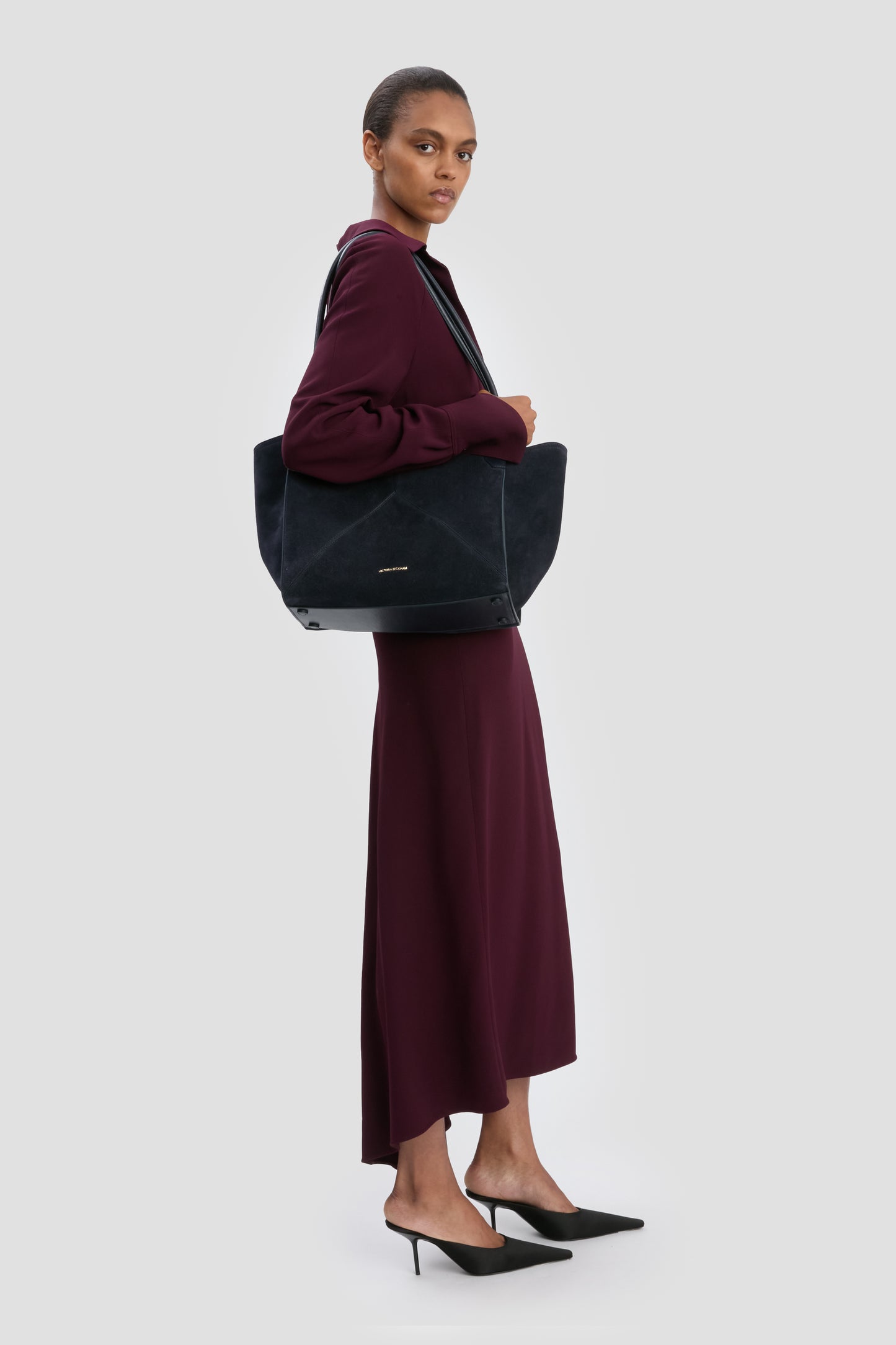 Victoria Tote Bag In Navy Suede