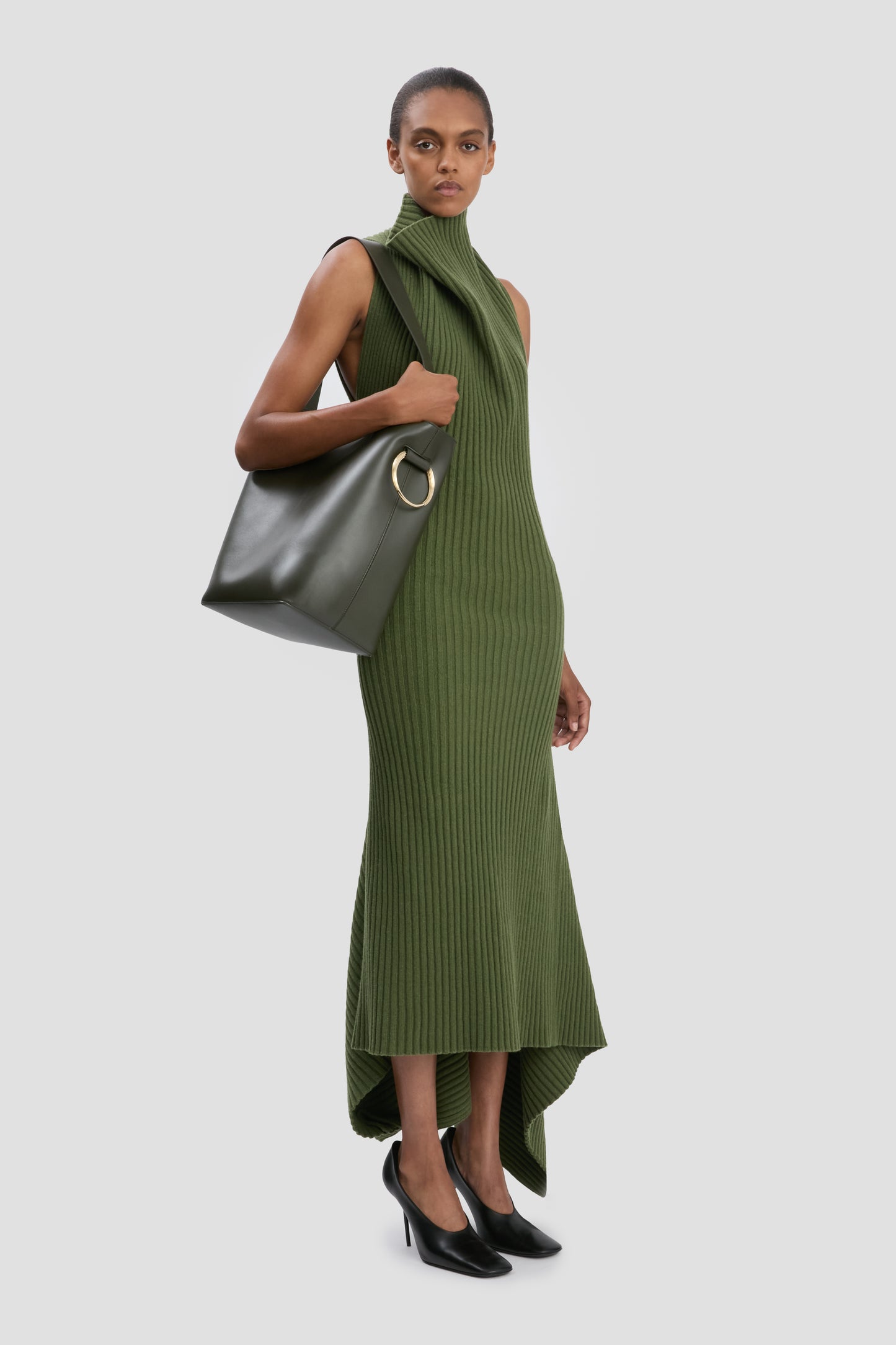 Dia Bucket Bag In Dark Olive Leather