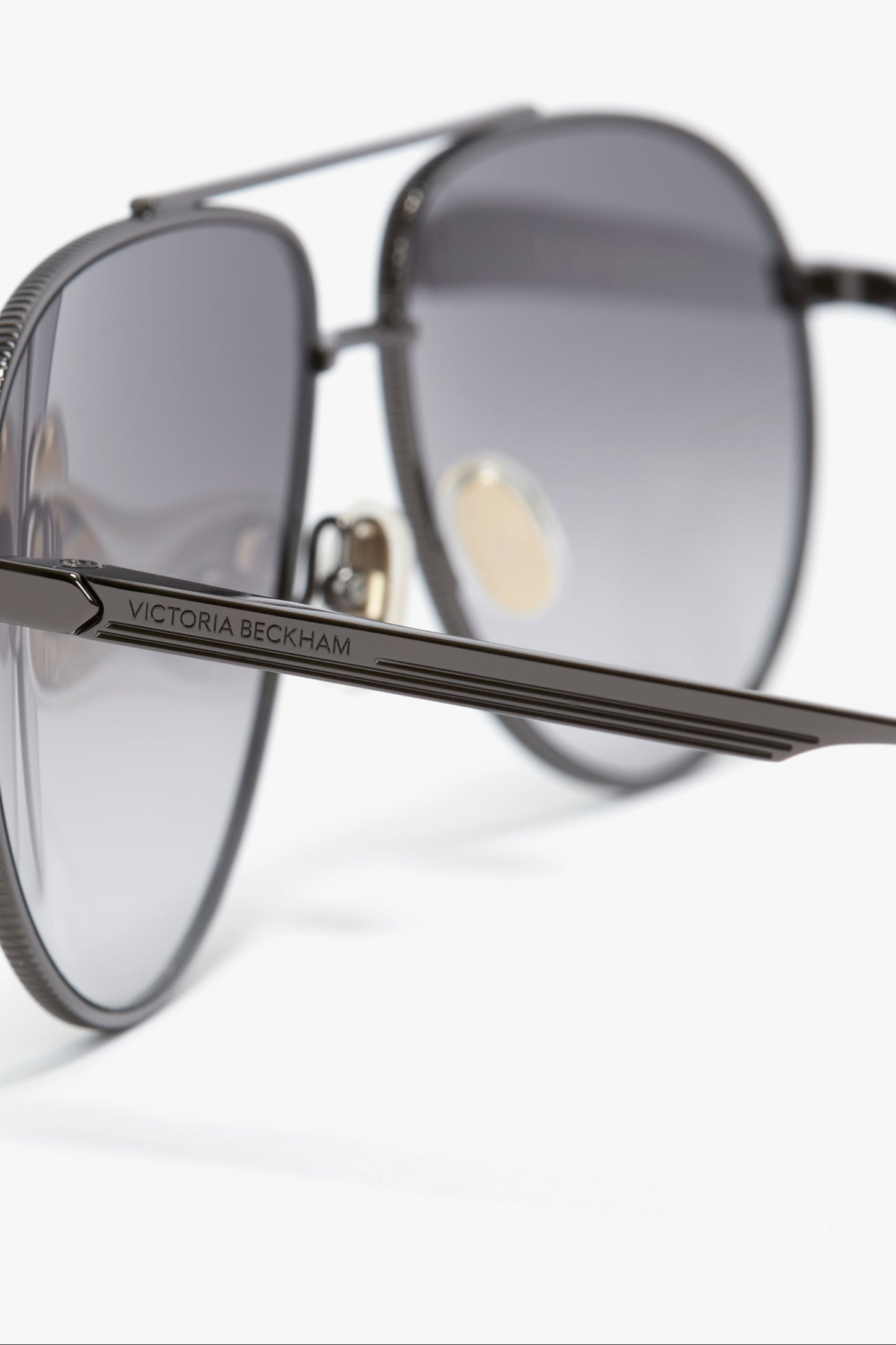 V Metal Pilot Sunglasses In Grey Gradient