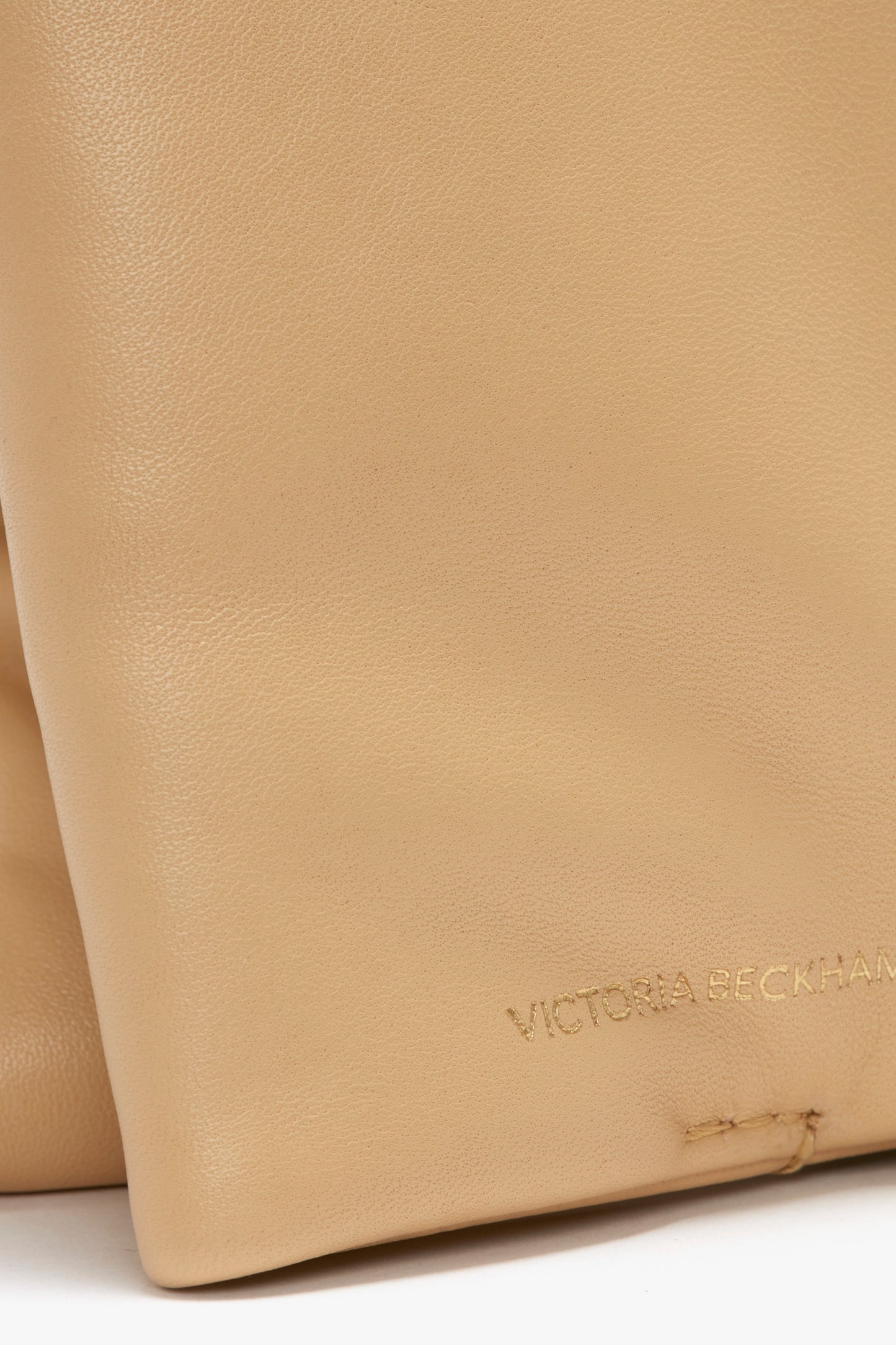 Puffy Jumbo Chain Pouch Bag In Sesame Leather
