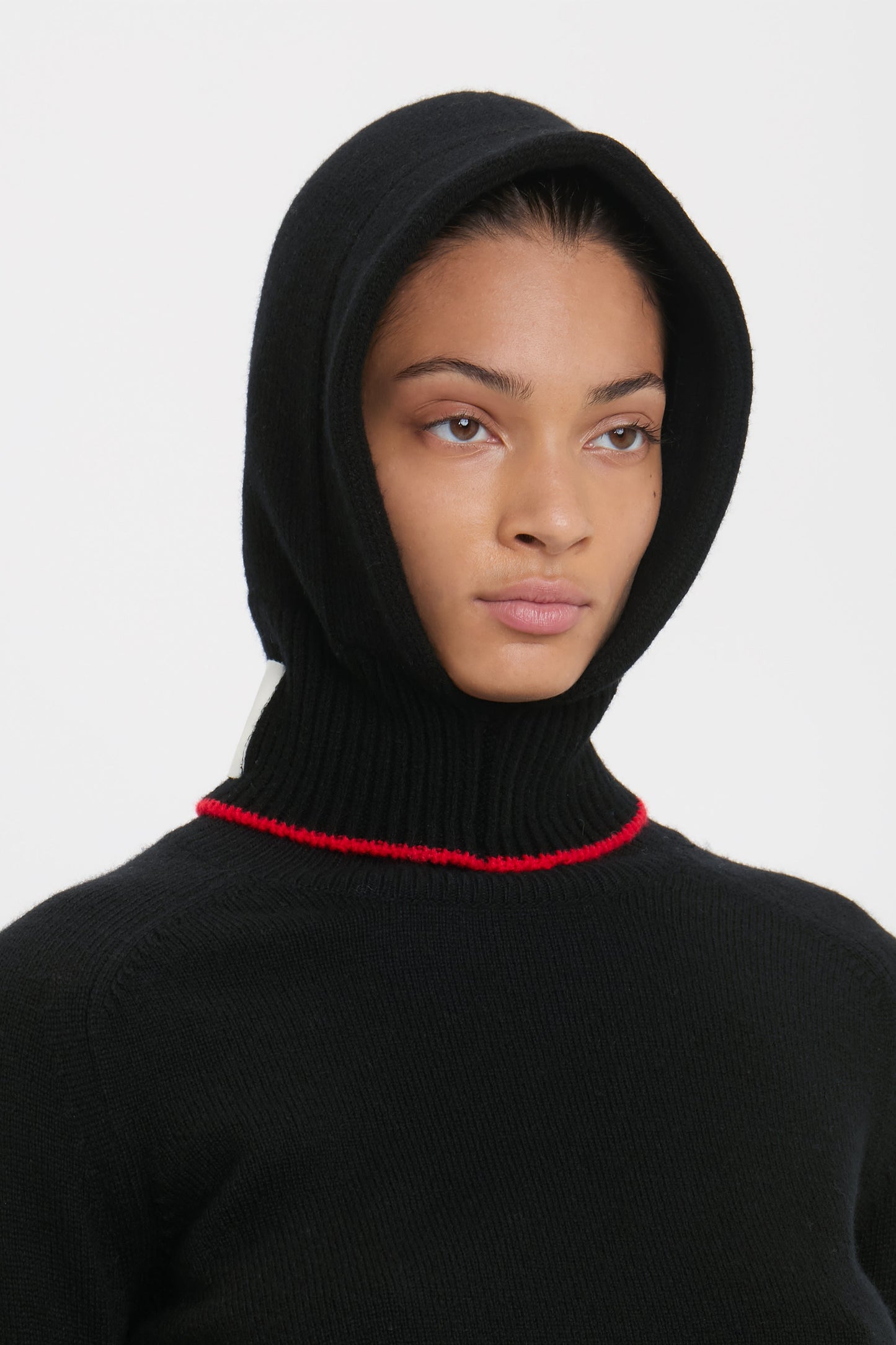 Knitted Hood In Black-Red