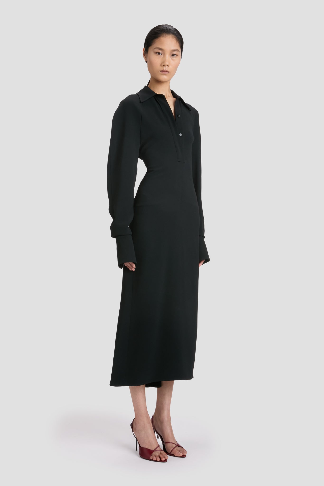 ワンピース Victoria Beckham 'Long Sleeve Polo Collar Midi' dress Long Sleeve Polo Collar Midi Dress In Black – Victoria