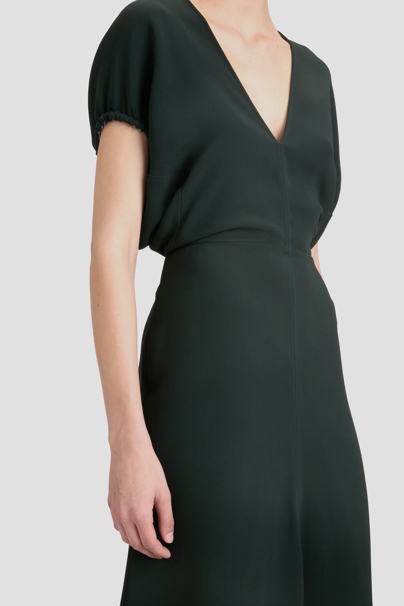 ワンピース Victoria Beckham BLOUSON DETAIL MIDI DRESS Blouson Detail Midi Dress In Dark Pine | Designer Dresses