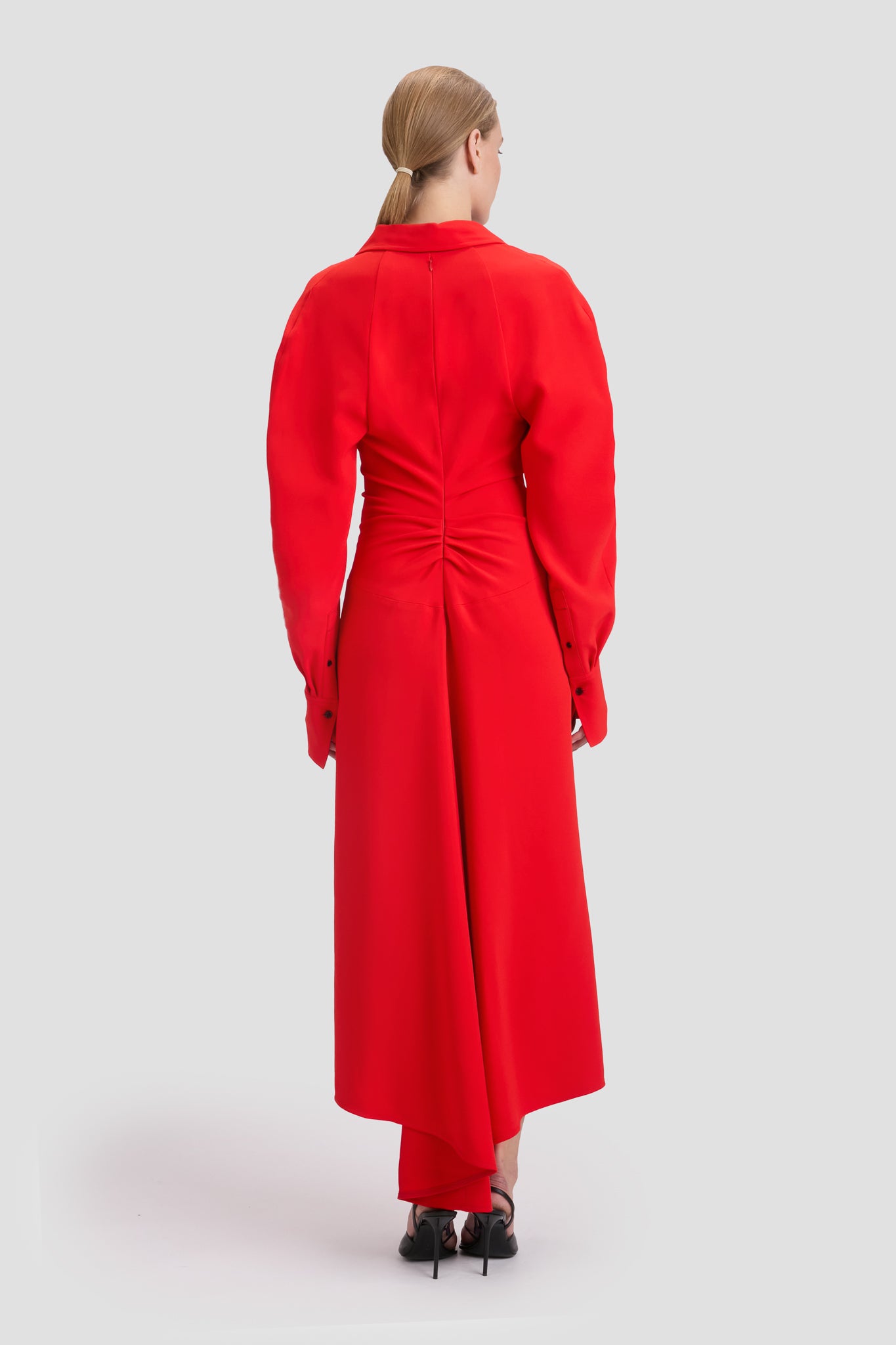ワンピース Victoria Beckham 'Long Sleeve Polo Collar Midi' dress Long Sleeve Polo Collar Midi Dress In Black – Victoria