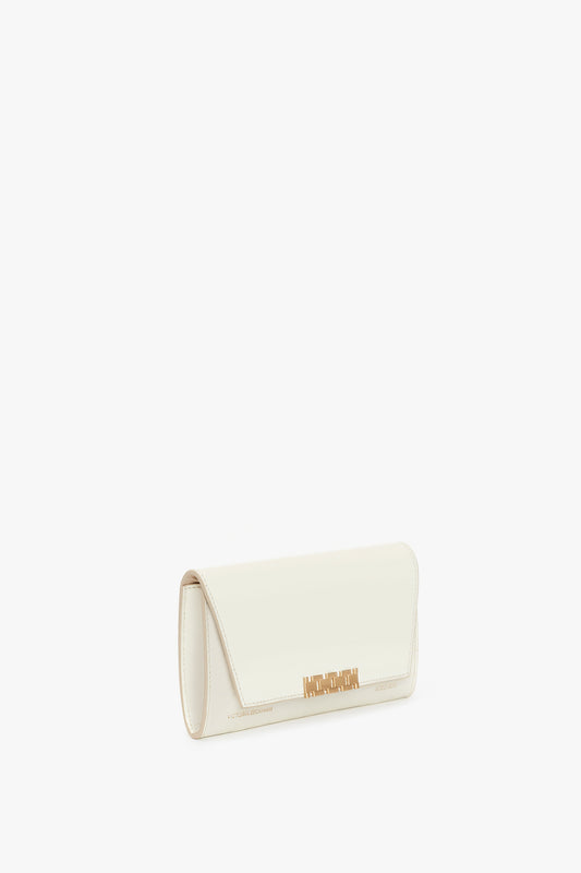 Exclusive Wallet On Chain In White Leather