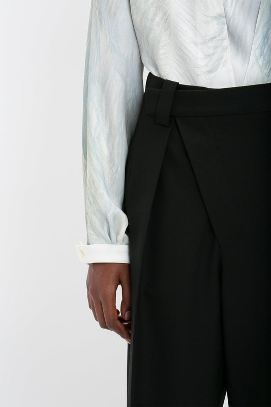 Louis Vuitton Cape Back Asymmetrical Gown Bordeaux. Size 38